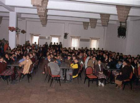 zoonoz4.jpg (22464 bytes)